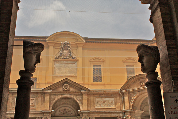 Entrance Statues Musei Vaticani Museum Rome Italy #178