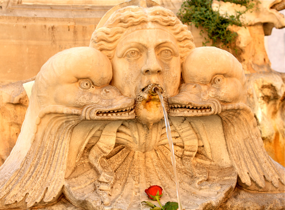 "River Arno" Fountain Decor Closeup #83